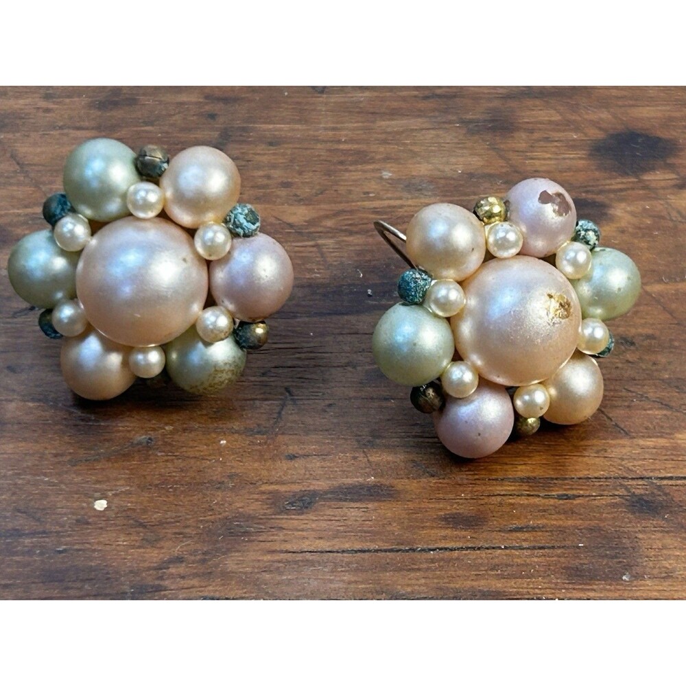 Vintage Faux Pearls Beaded Cluster Screw-on Earrings READ
